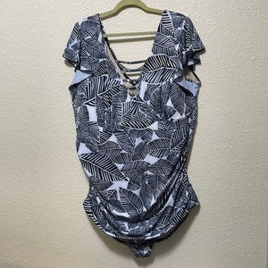 SWIM By Cacique Women’s One Piece Black And White Swimsuit. NWT. Size 28.